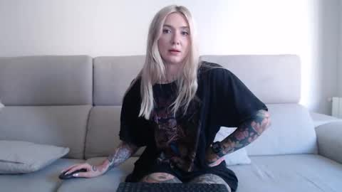 tattoobbgirl online show from September 2025 11:31:02 AM