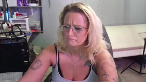 Lisa Lovely online show from January 2025 11:28:01 PM