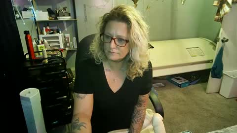 Lisa Lovely online show from February 2025 12:13:02 PM