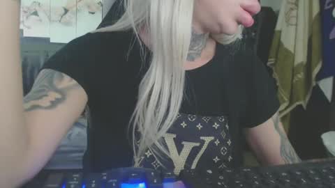 tatuada_safada online show from October 2025 07:20:02 AM