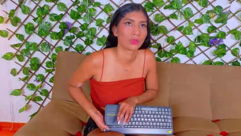 Snapshot of taty_miller chatting on February 2026 06:15:02 PM Taty Miller online show from February 2026 06:15:02 PM