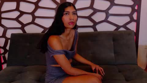 Snapshot of taty_miller chatting on February 2026 07:04:01 PM Taty Miller online show from February 2026 07:04:01 PM