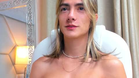 Snapshot of tayler_swift1 chatting on January 2025 12:23:01 PM tayler_swift1 online show from January 2025 12:23:01 PM