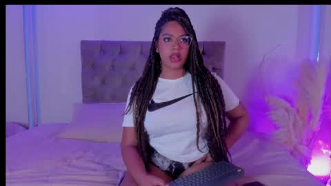 Taylor  online show from October 2025 04:57:02 AM