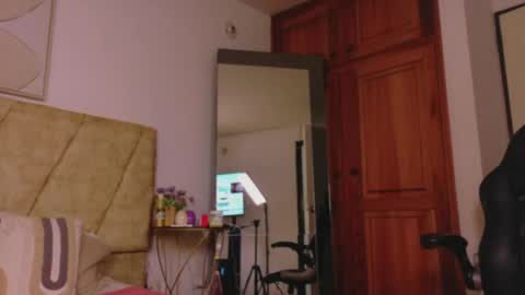 taylorcollinss online show from June 2026 02:33:01 PM