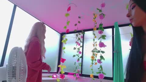 TAYLOR  online show from October 2025 11:44:01 AM