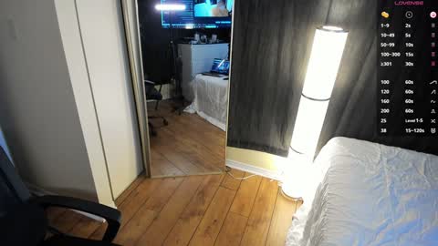 Taylor Tait online show from December 2024 07:23:01 PM