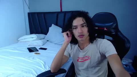 Tayron online show from March 2026 07:08:02 PM