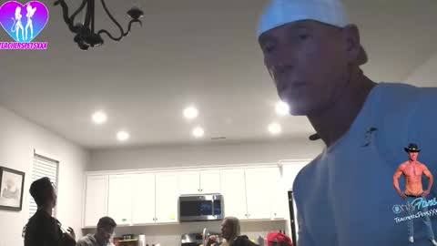 THE TEACHERS PETS online show from February 2026 02:00:01 AM