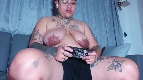 Snapshot of techno_420 chatting on December 2025 11:36:02 AM Charlee He online show from December 2025 11:36:02 AM