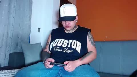 Charlee He online show from March 2026 10:22:02 AM