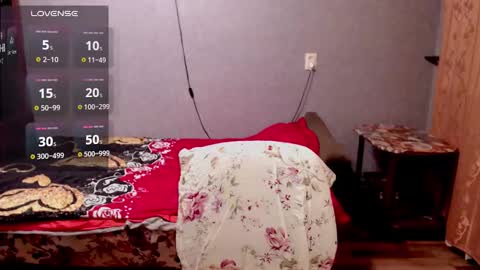 Nickie online show from September 2025 05:02:02 PM