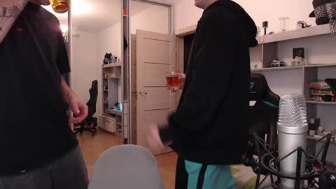 Snapshot of teddy_mode chatting on December 2024 04:37:01 PM Teddy online show from December 2024 04:37:01 PM