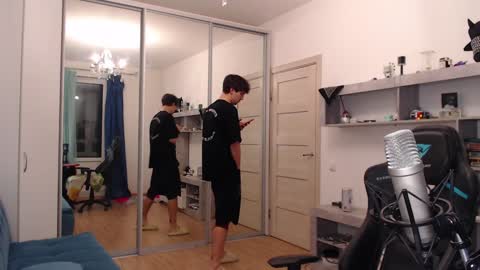 Snapshot of teddy_mode chatting on December 2024 03:11:01 PM Teddy online show from December 2024 03:11:01 PM