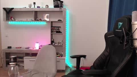 Snapshot of teddy_mode chatting on December 2024 06:37:02 PM Teddy online show from December 2024 06:37:02 PM