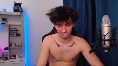 Snapshot of teddy_mode chatting on December 2024 01:07:01 AM Teddy online show from December 2024 01:07:01 AM