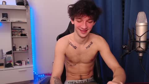 Snapshot of teddy_mode chatting on December 2024 02:02:01 PM Teddy online show from December 2024 02:02:01 PM