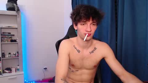 Snapshot of teddy_mode chatting on December 2024 05:08:01 PM Teddy online show from December 2024 05:08:01 PM