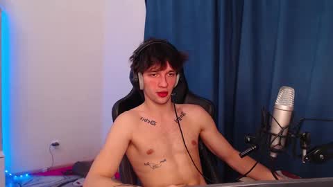 Snapshot of teddy_mode chatting on December 2024 08:13:01 PM Teddy online show from December 2024 08:13:01 PM