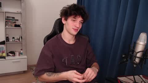 Snapshot of teddy_mode chatting on December 2024 07:11:02 PM Teddy online show from December 2024 07:11:02 PM