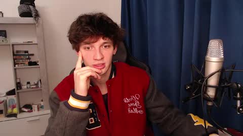 Snapshot of teddy_mode chatting on December 2024 01:24:01 AM Teddy online show from December 2024 01:24:01 AM