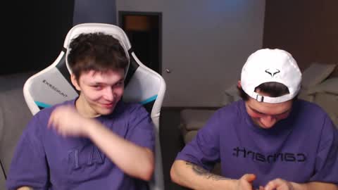 Snapshot of teddy_mode chatting on January 2025 06:46:01 PM Teddy online show from January 2025 06:46:01 PM