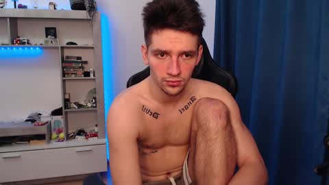 Snapshot of teddy_mode chatting on February 2025 04:10:01 AM Teddy online show from February 2025 04:10:01 AM