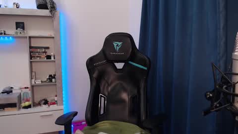 Snapshot of teddy_mode chatting on February 2025 11:48:02 PM Teddy online show from February 2025 11:48:02 PM