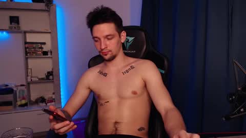 Snapshot of teddy_mode chatting on February 2025 09:41:02 PM Teddy online show from February 2025 09:41:02 PM