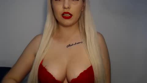 Teeyara  online show from November 2025 02:37:02 PM