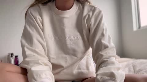 Snapshot of teffsweet18 chatting on October 2025 11:43:01 AM Amy No penetration Virgiin giirl online show from October 2025 11:43:01 AM