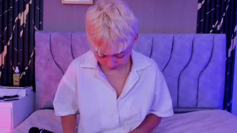 Snapshot of tefi_meow_ chatting on May 2026 03:53:02 PM Estefani online show from May 2026 03:53:02 PM