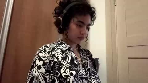 Kelly online show from June 2026 09:51:01 AM