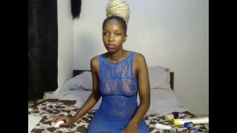 Snapshot of tempting_vibe chatting on May 2026 05:17:02 PM tempting_vibe online show from May 2026 05:17:02 PM
