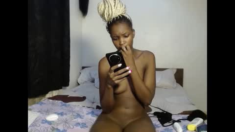 Snapshot of tempting_vibe chatting on May 2026 05:53:02 PM tempting_vibe online show from May 2026 05:53:02 PM