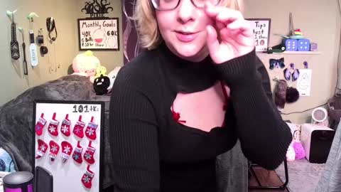 Snapshot of ten_tickle_pixie chatting on December 2024 02:09:01 AM Pixie and Tentacle Overlord online show from December 2024 02:09:01 AM