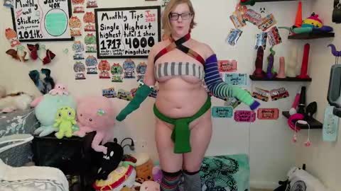 Snapshot of ten_tickle_pixie chatting on January 2026 07:19:02 PM Pixie and Tentacle Overlord online show from January 2026 07:19:02 PM