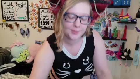 Snapshot of ten_tickle_pixie chatting on May 2026 10:15:02 PM Pixie and Tentacle Overlord online show from May 2026 10:15:02 PM