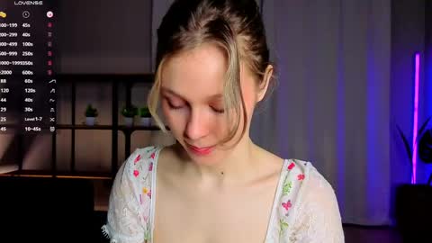 Snapshot of tender__beauty chatting on May 2026 06:07:02 PM Hey Im Aneta online show from May 2026 06:07:02 PM