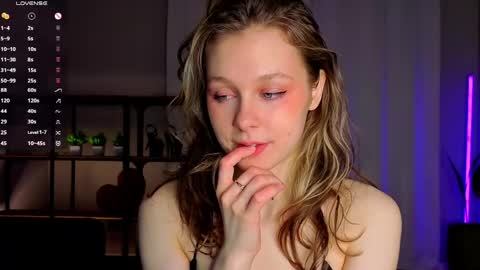 Snapshot of tender__beauty chatting on May 2026 05:53:02 PM Hey Im Aneta online show from May 2026 05:53:02 PM