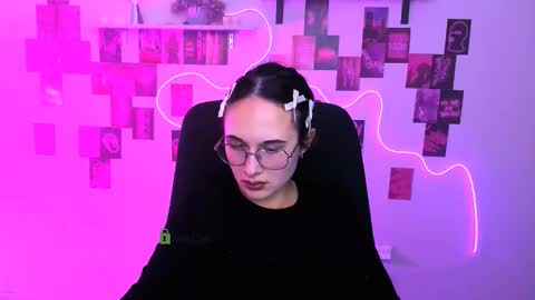 ur Louise online show from March 2026 11:00:01 PM