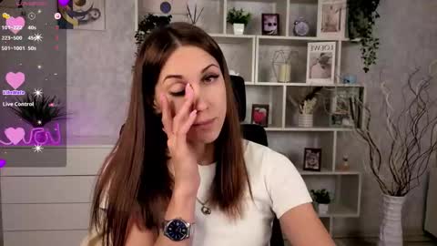 Snapshot of tendermist chatting on October 2025 08:52:01 PM Nelly online show from October 2025 08:52:01 PM