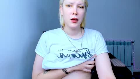 Kira online show from November 2025 12:20:02 AM