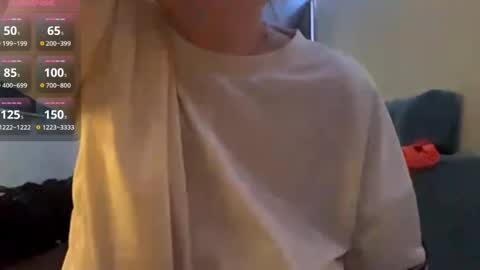 Hello My name is Ida I will be very glad to see you 3 online show from April 2026 08:46:01 PM