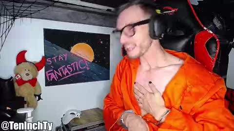 Snapshot of teninchty chatting on October 2025 04:13:01 AM Ty online show from October 2025 04:13:01 AM