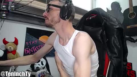 Snapshot of teninchty chatting on October 2025 06:13:02 PM Ty online show from October 2025 06:13:02 PM