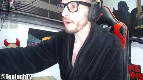 Snapshot of teninchty chatting on October 2025 04:46:01 PM Ty online show from October 2025 04:46:01 PM