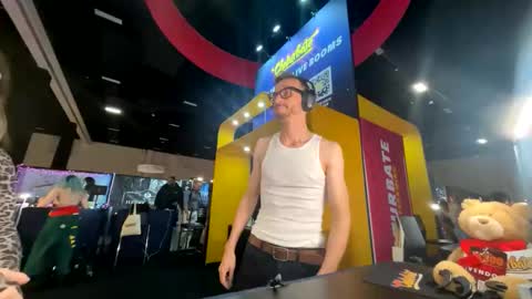 Snapshot of teninchty chatting on November 2025 12:22:02 AM Ty online show from November 2025 12:22:02 AM