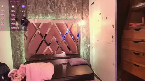 Terra Elowen online show from October 2025 11:32:02 AM