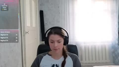 Anny Simpson online show from November 2025 04:56:01 AM